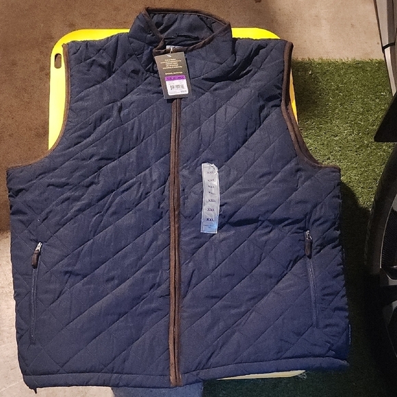 Field & Stream Men's Quilted Navy Vest - Picture 1 of 5